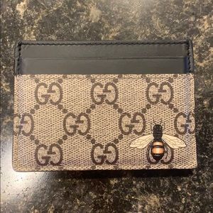 Gucci Bee-Print GG Supreme Card Case